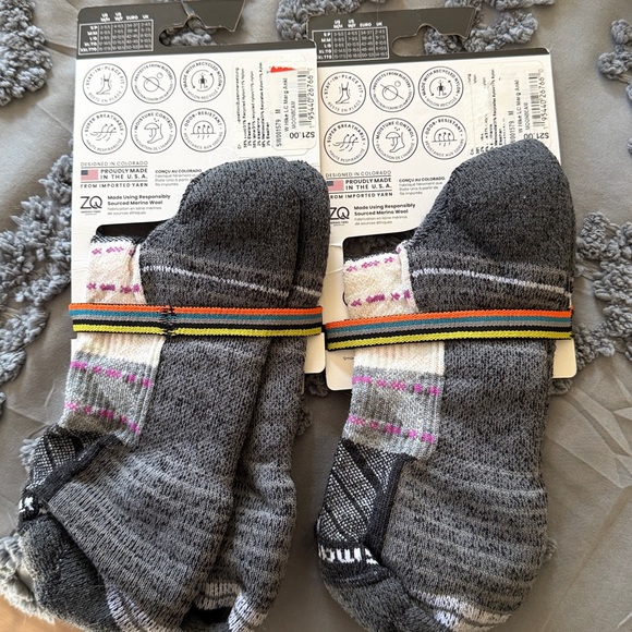 Smartwool women’s hiking socks medium two pairs - Picture 2 of 3